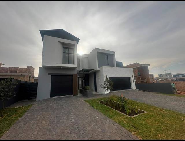 4 BEDROOM HOUSE FOR SALE IN FOUNTAINBROOK ESTATE